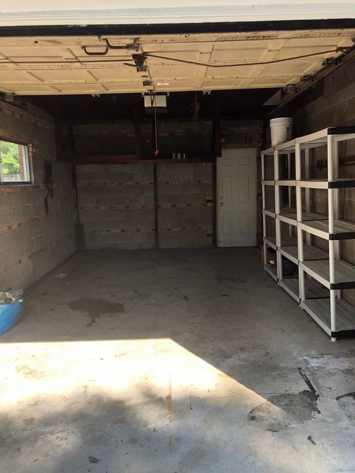 221 S Linden Ave - Photo 3 of 24