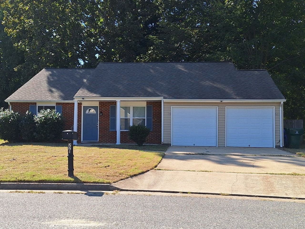 221 Anne Dr - Photo 2 of 21