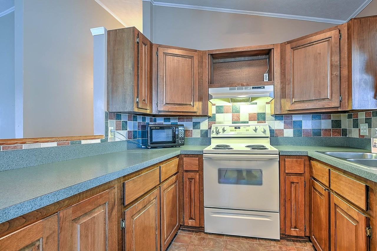 1117 Woodside Dr - Photo 3 of 20