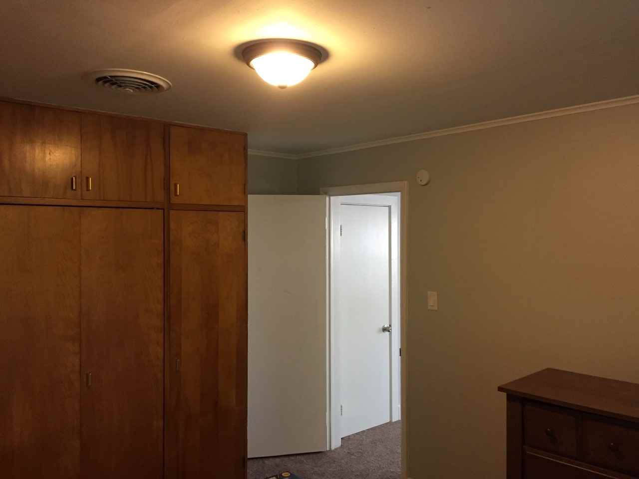 837 W Franklin St - Photo 2 of 28