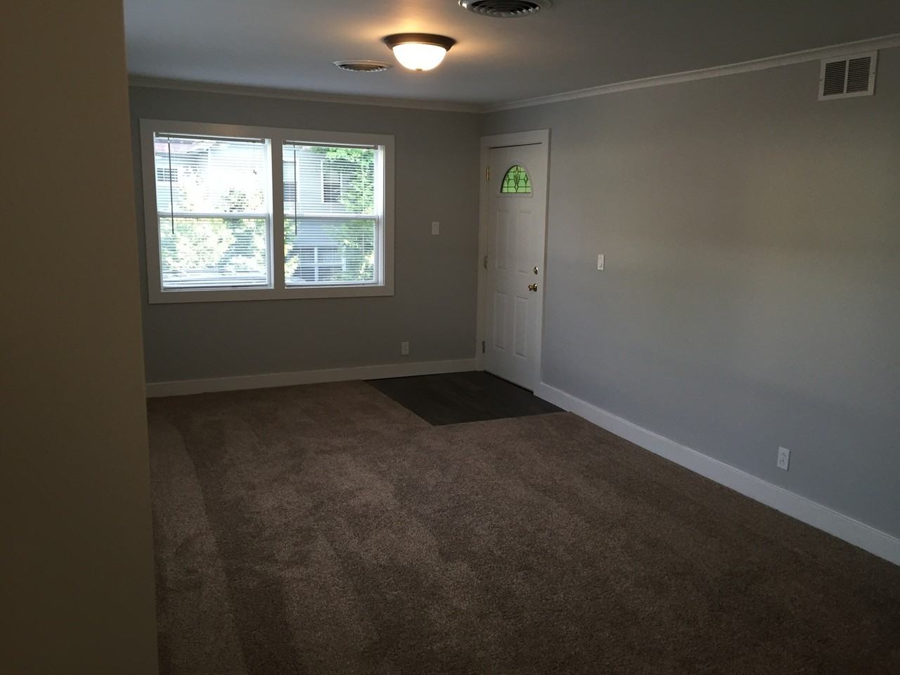 837 W Franklin St - Photo 4 of 28