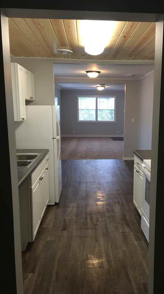 837 W Franklin St - Photo 5 of 28