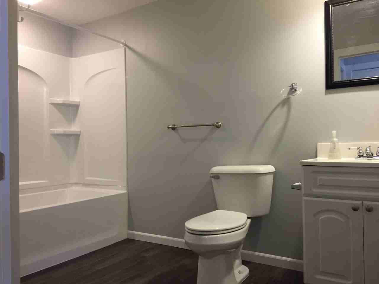 837 W Franklin St - Photo 7 of 28