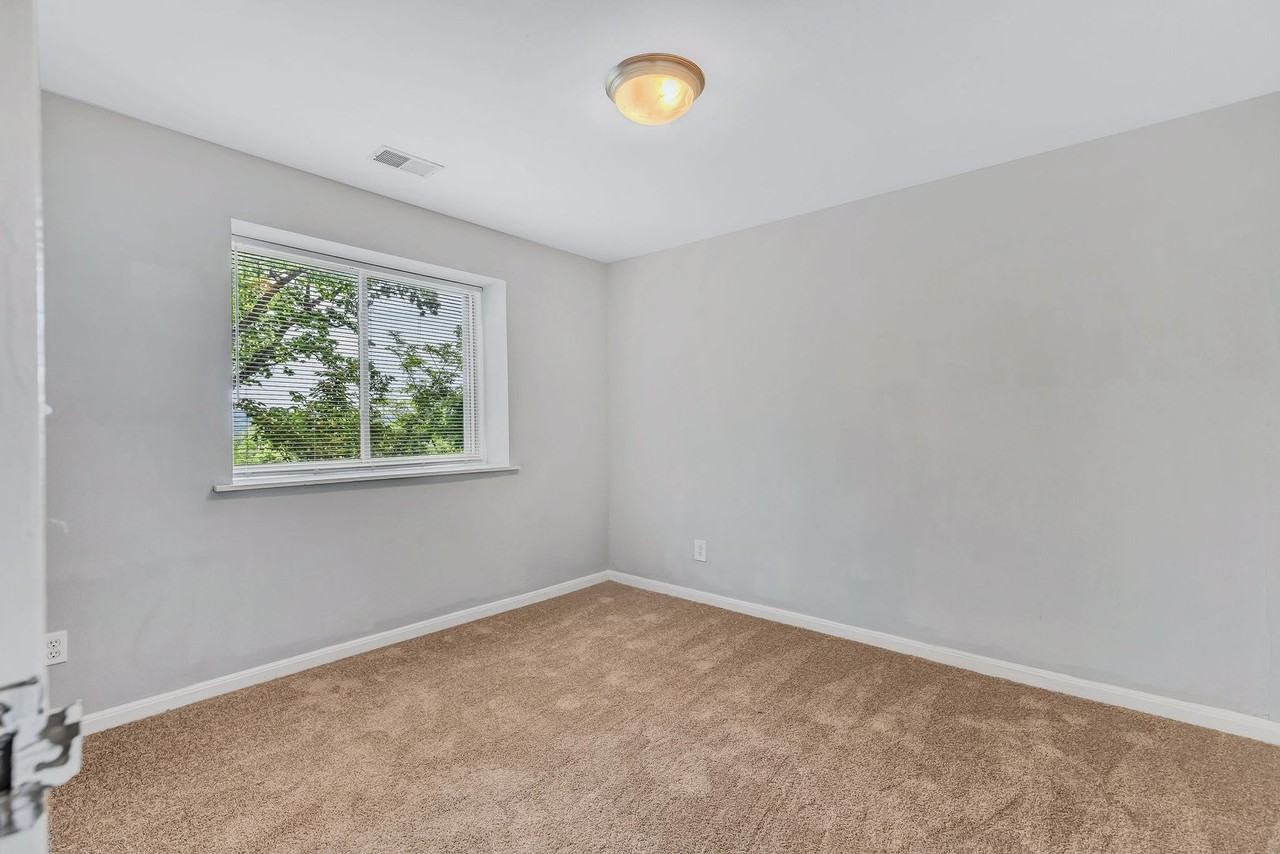 3600 Linwood Ave - Photo 6 of 10