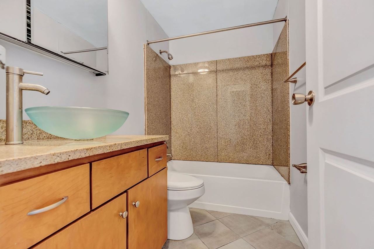 3600 Linwood Ave - Photo 5 of 10