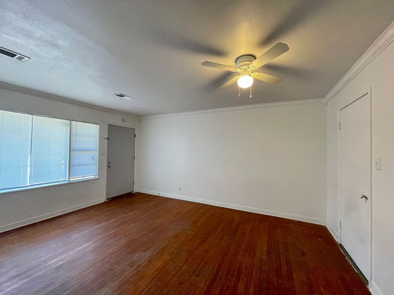 4395 Winston Dr - Photo 2 of 11