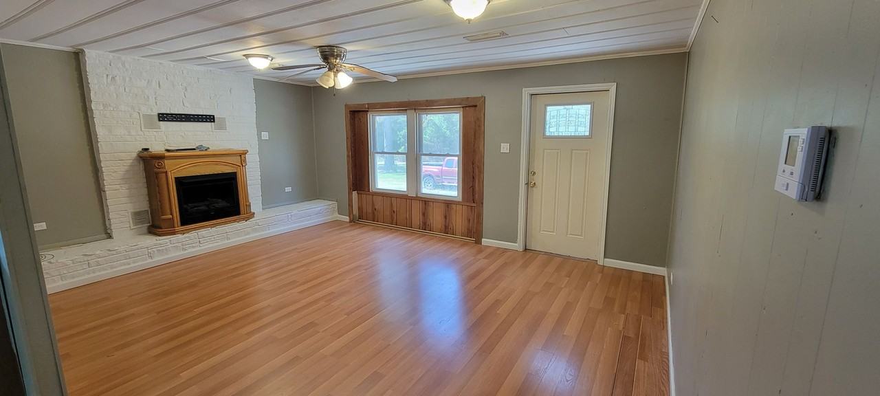 670 Arrowhead Lane - Photo 2 of 15