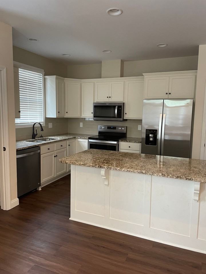 1227 High Street - Photo 2 of 8