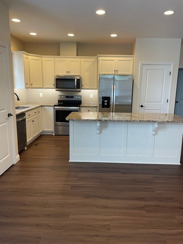 1227 High Street - Photo 3 of 8