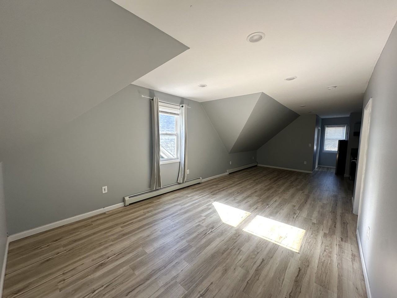 212 Inslee Pl, Elizabeth NJ - Photo 2 of 10