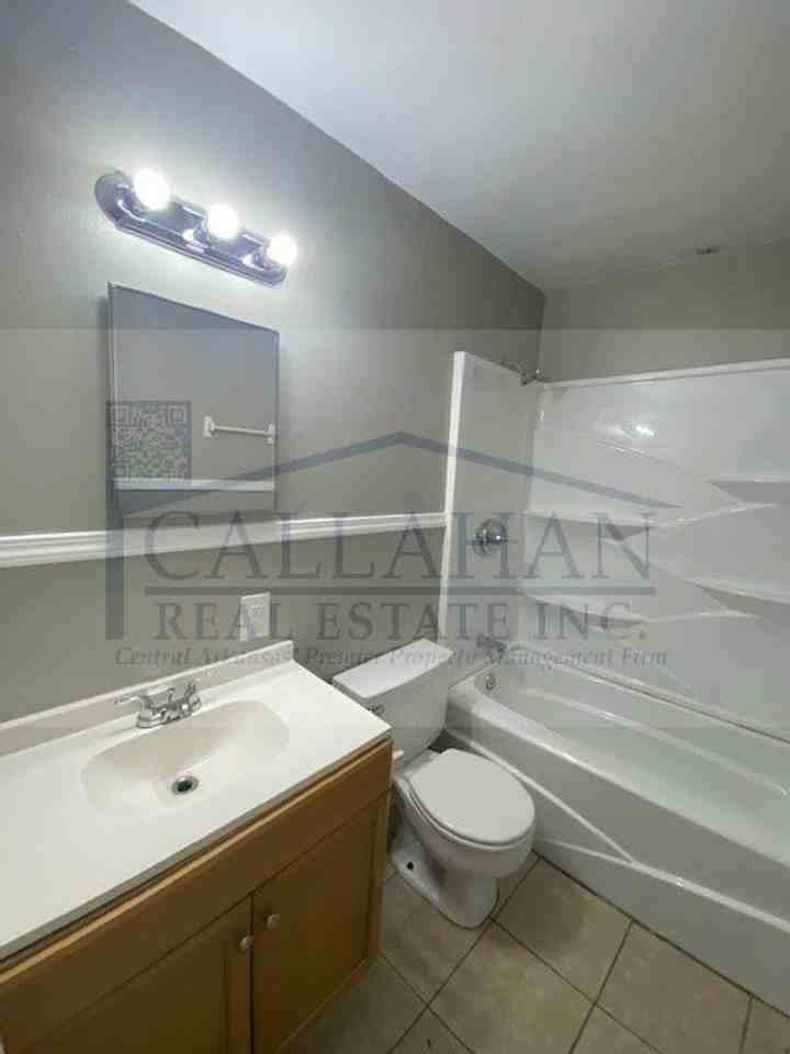 1812 W 36th St - Photo 2 of 17