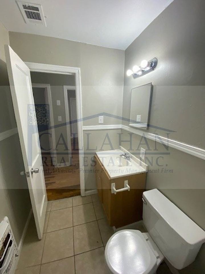 1812 W 36th St - Photo 4 of 17