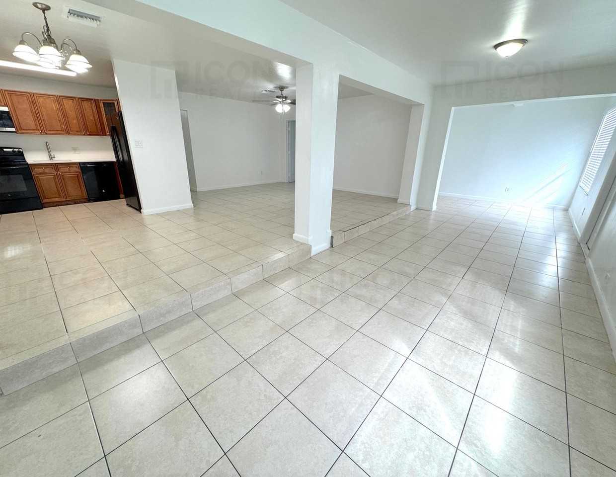 1641 Nw 24th Ter - Photo 4 of 12