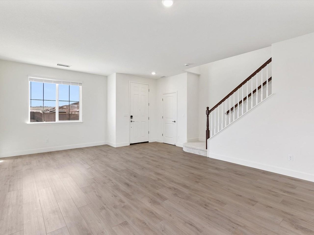 2264 Great Bluffs Ln - Photo 6 of 36