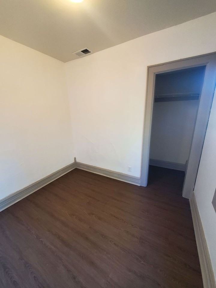 6034-6036 24th Ave. (Duplex) - Photo 3 of 12