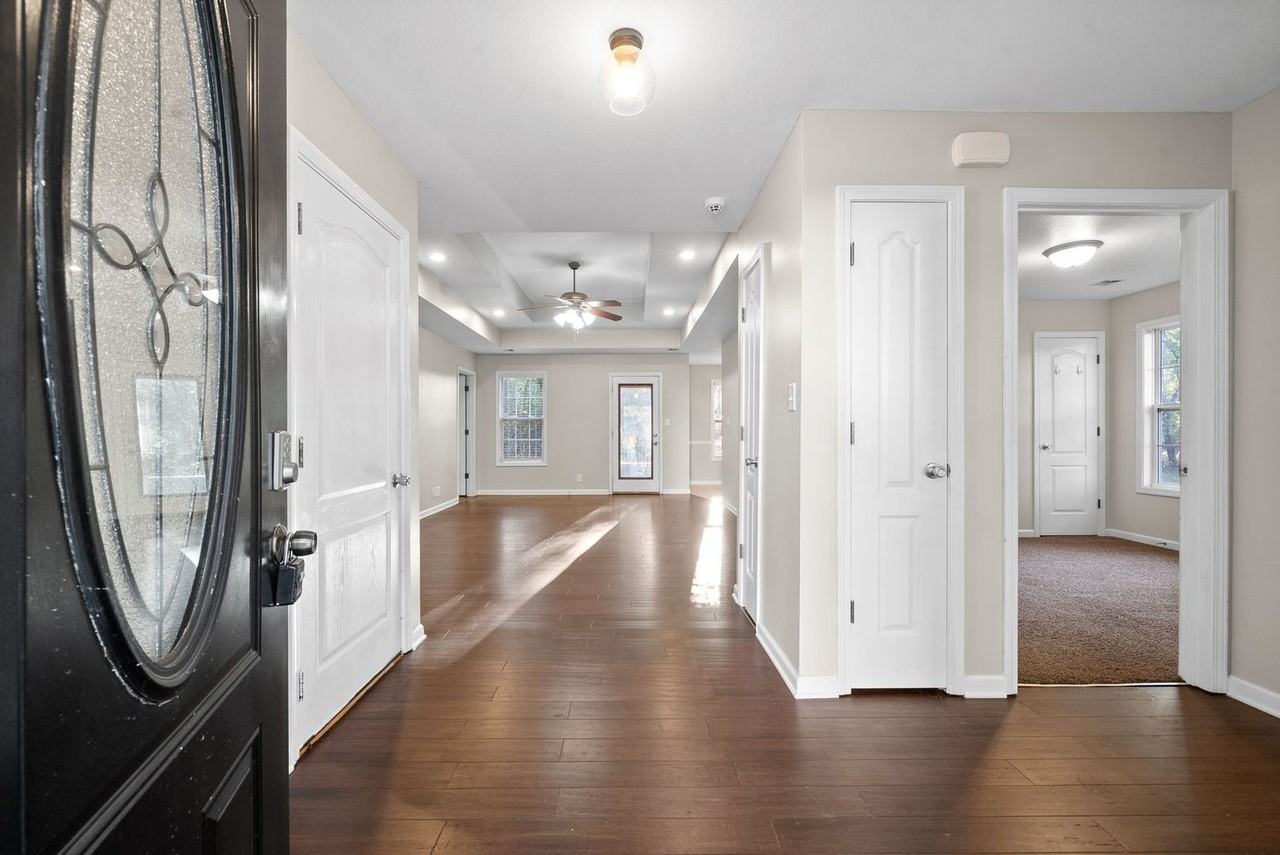 2845 Teakwood Dr - Photo 5 of 34