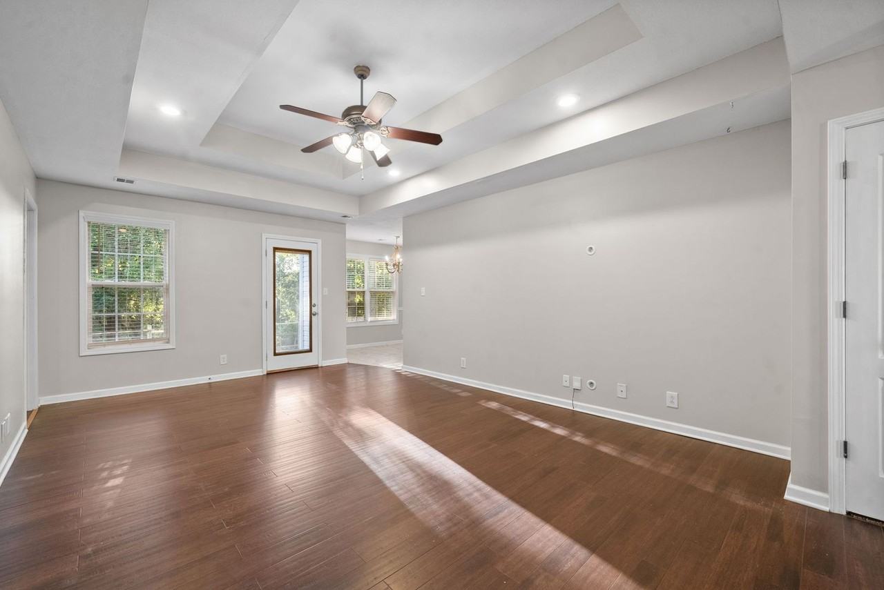 2845 Teakwood Dr - Photo 6 of 34