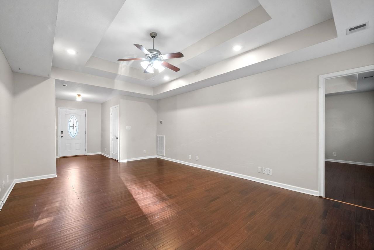 2845 Teakwood Dr - Photo 7 of 34