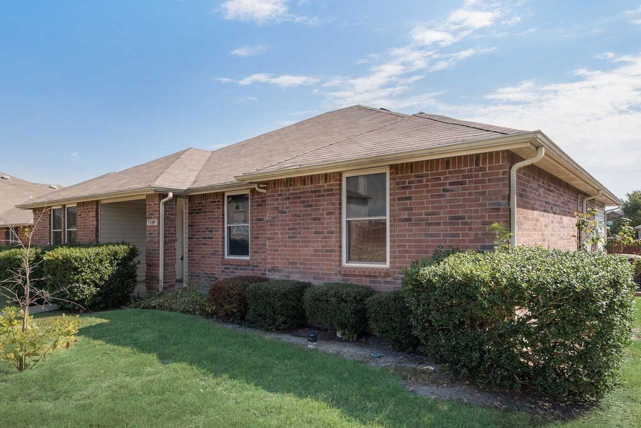 3049 Dusty Ridge Dr - Photo 2 of 18