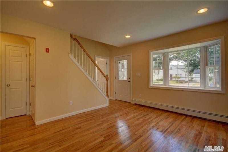 155 Gordon Rd - Photo 2 of 12