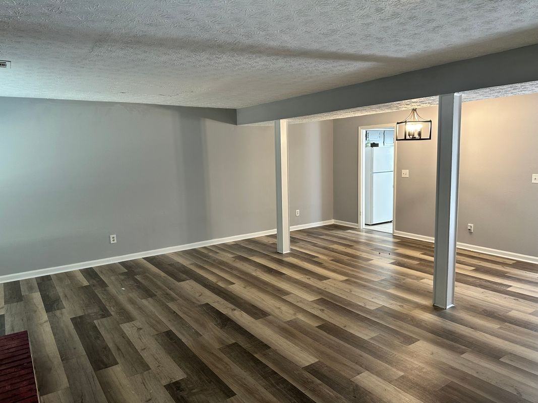 415 Patrick Henry Ct - Photo 3 of 10