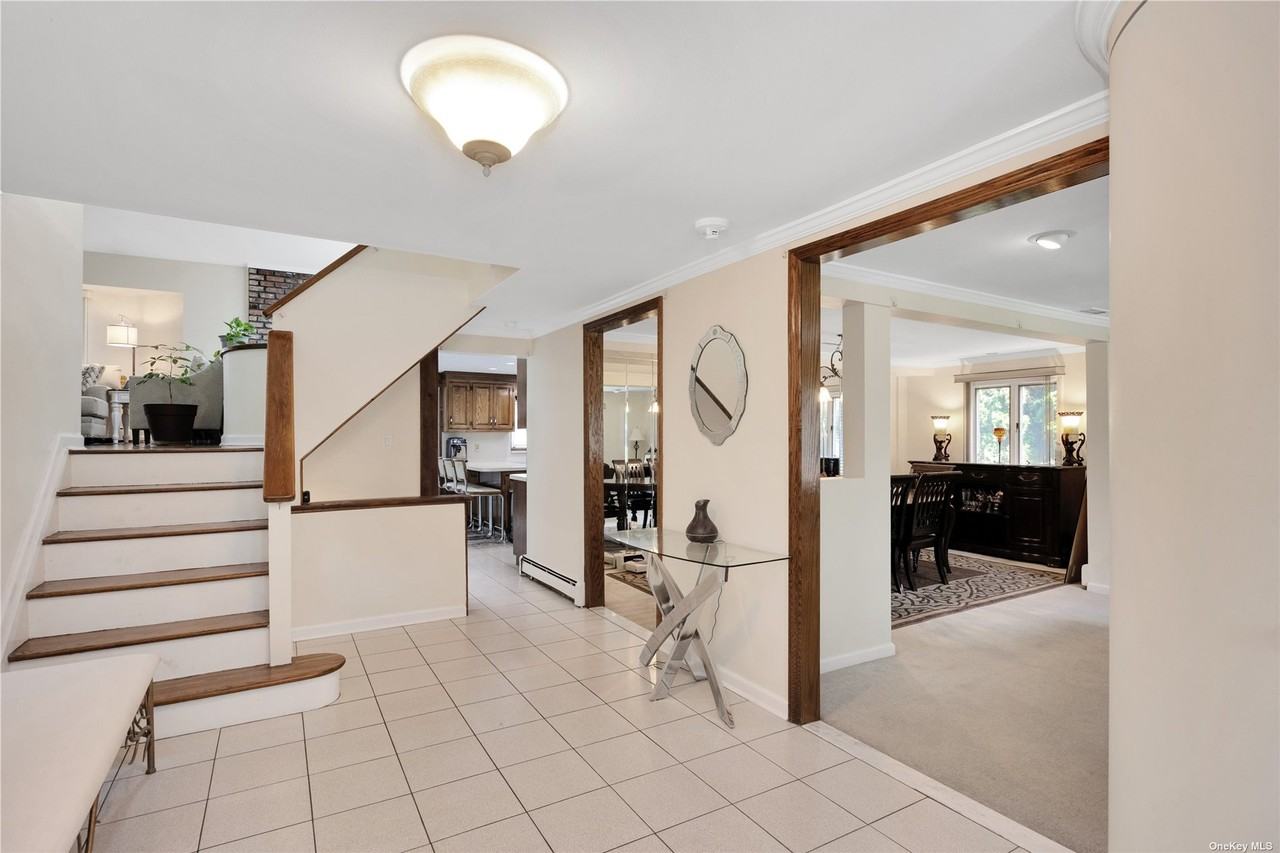 11 Summerfield Dr - Photo 2 of 15
