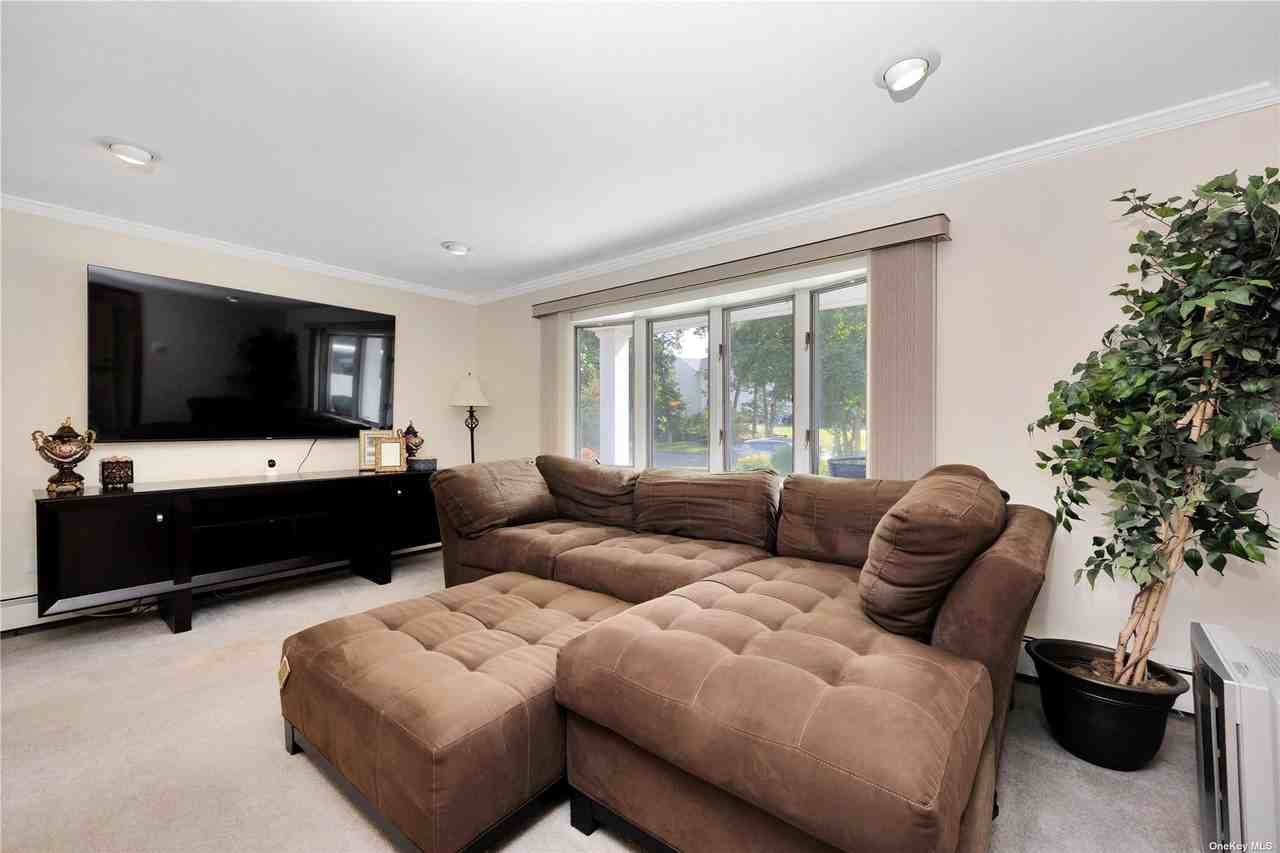 11 Summerfield Dr - Photo 3 of 15