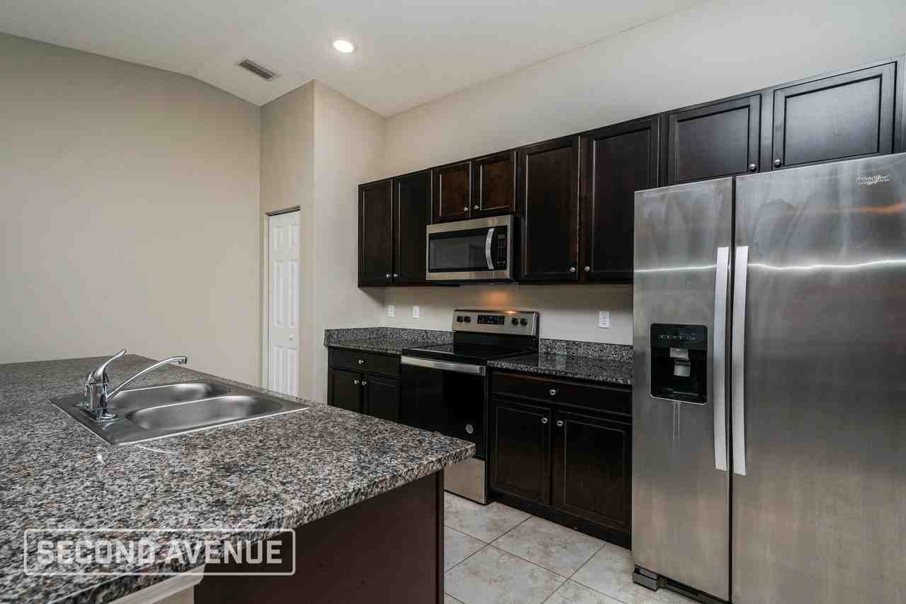 787 Genevo Ave Sw - Photo 2 of 27