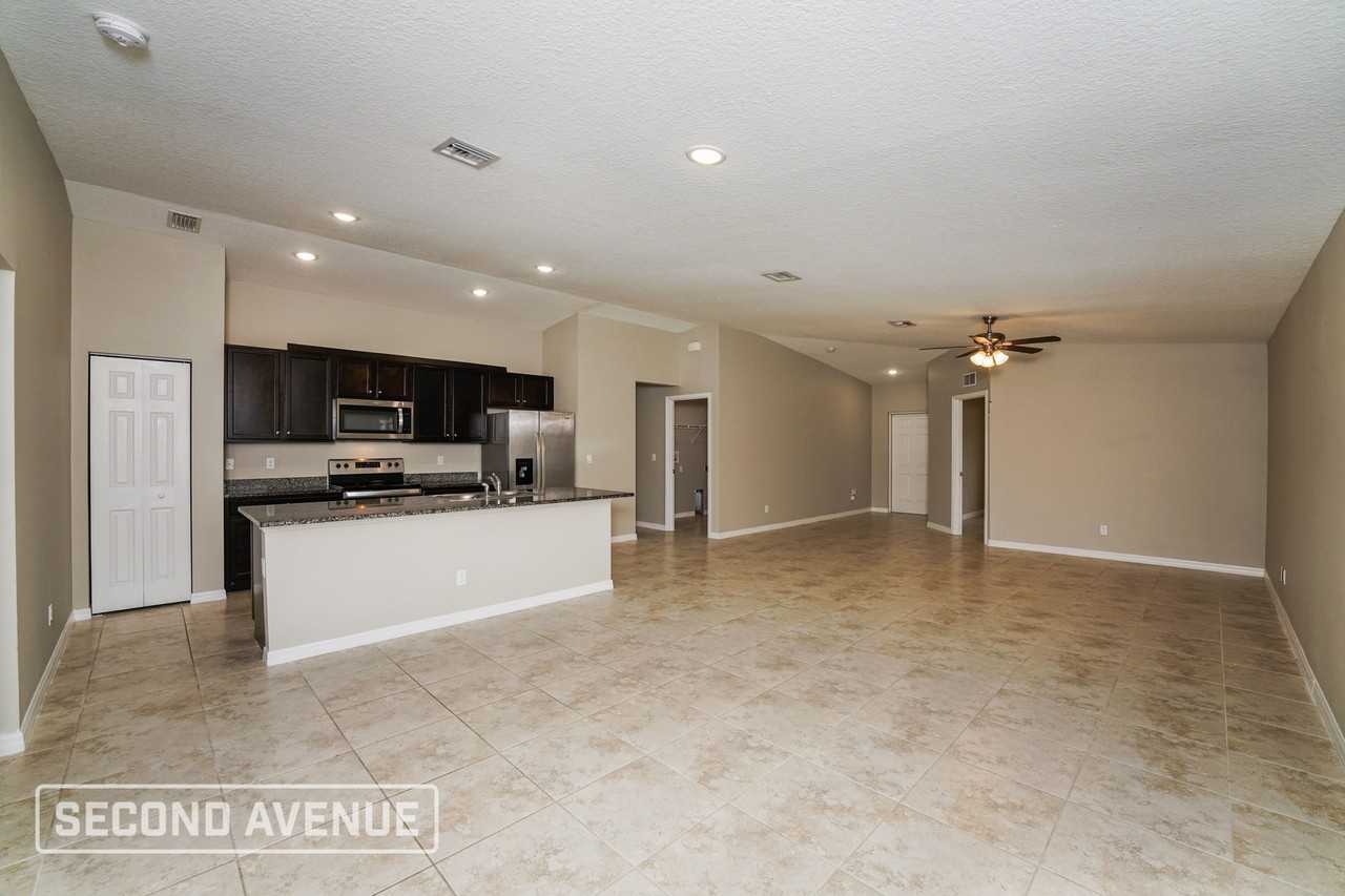 787 Genevo Ave Sw - Photo 6 of 27