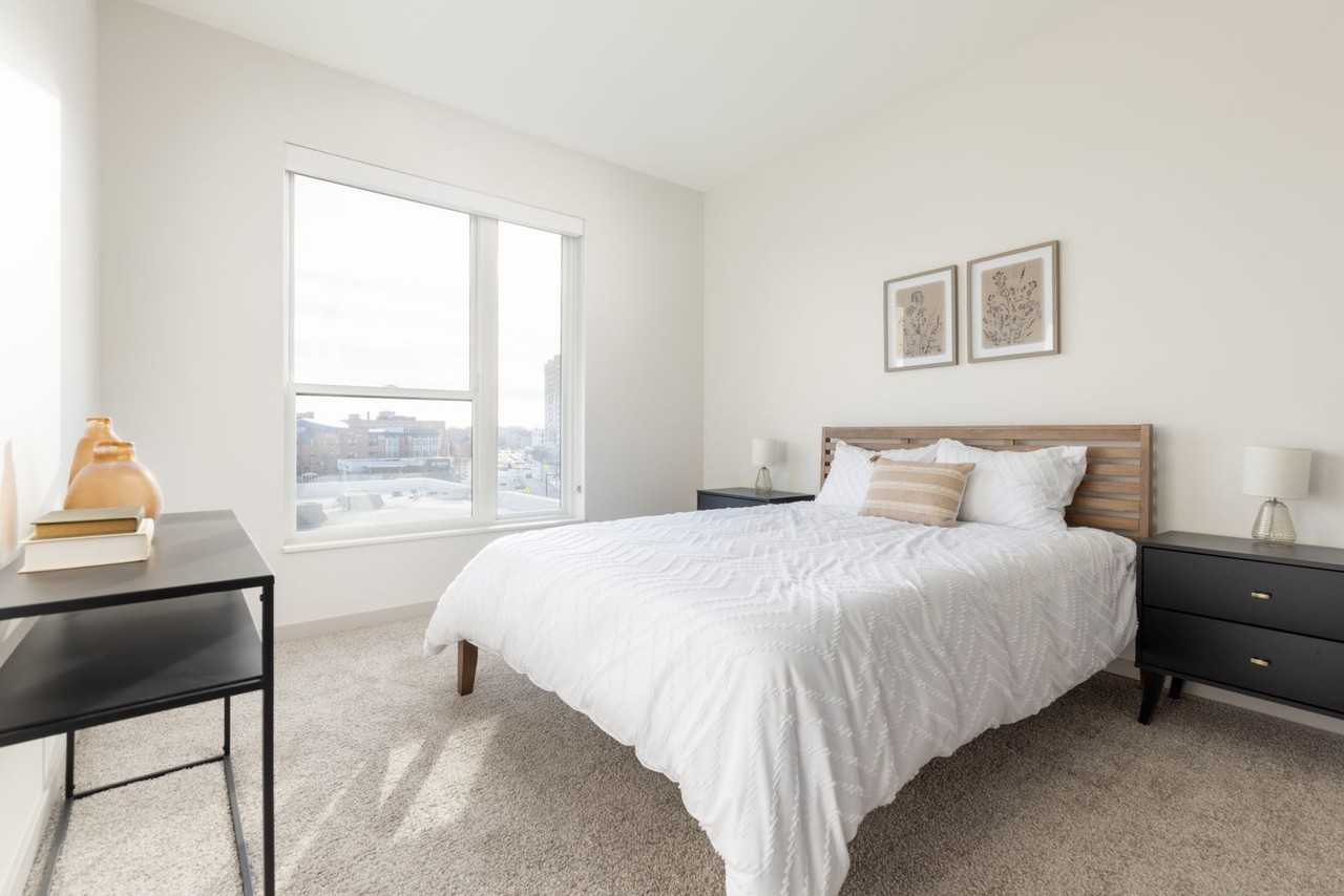 Lynvue Apartments - Photo 7 of 50