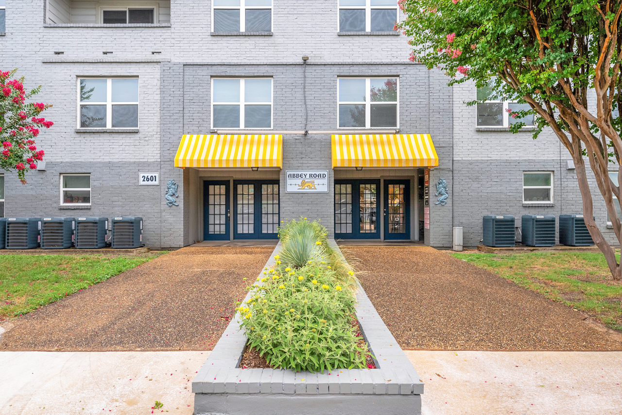 Abbey Road - Photo 2 of 32