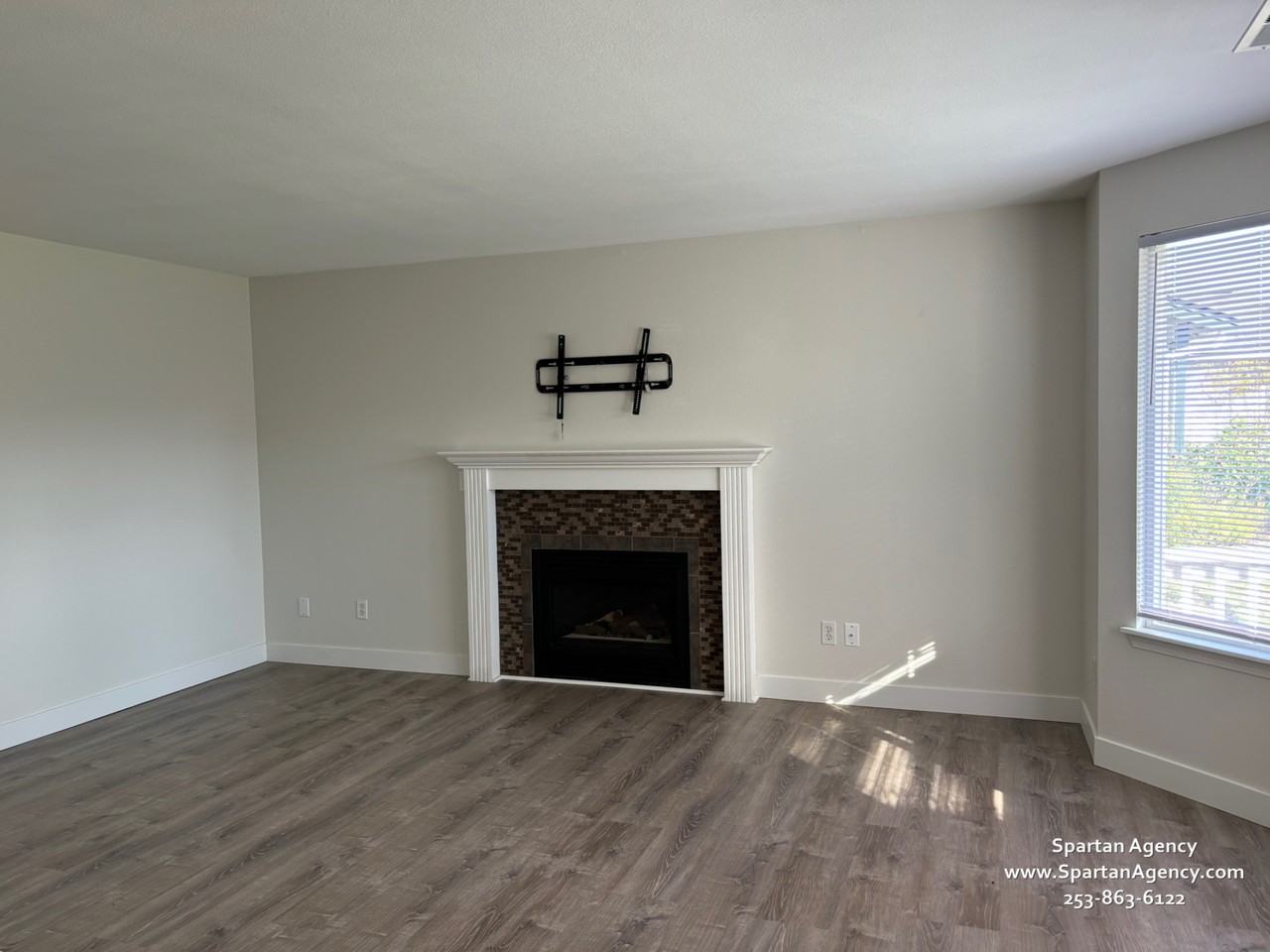 505 Williams Boulevard Northwest - Photo 3 of 18