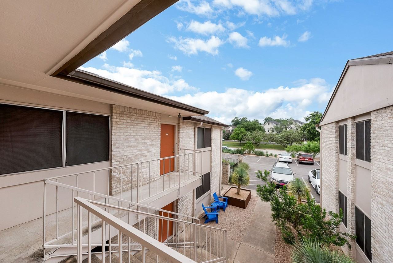 24 Flats - Photo 7 of 40