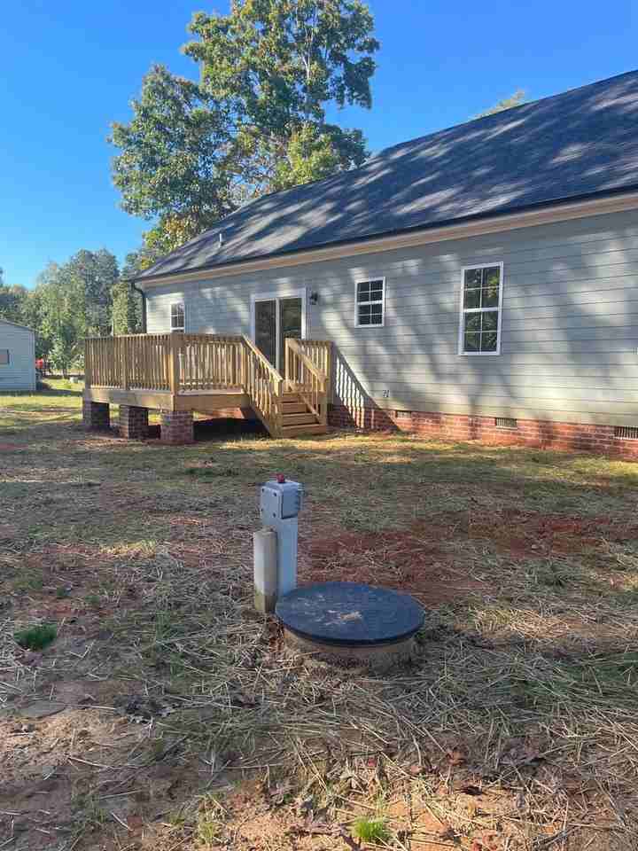 205 Martingale Dr - Photo 2 of 22