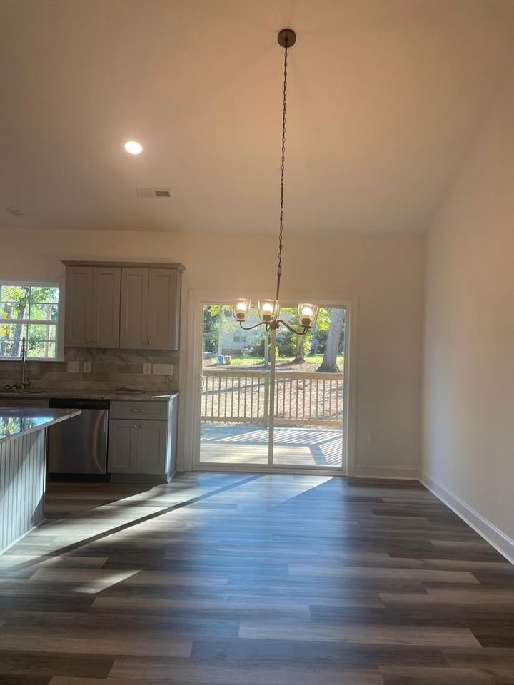 205 Martingale Dr - Photo 3 of 22