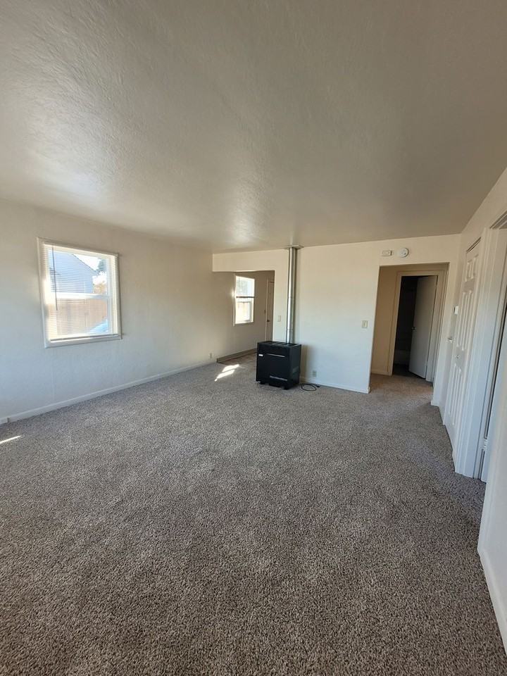 MLM-University Duplex - Photo 3 of 18