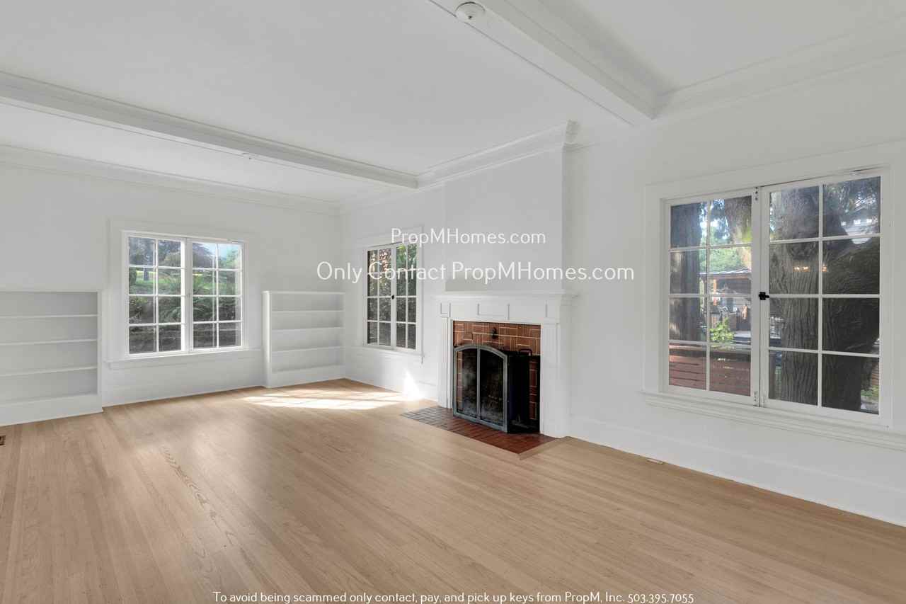 3732 Sw Council Crest Dr - Photo 3 of 37