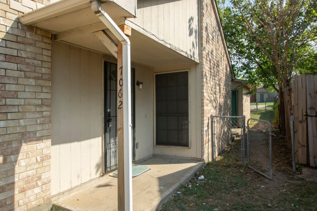 7062 Pineberry Rd - Photo 2 of 22