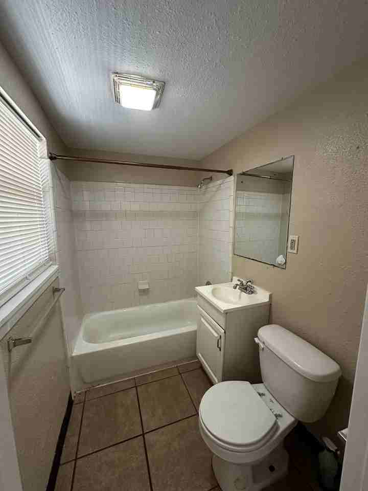 1102 Stonehaven Drive - Photo 3 of 6