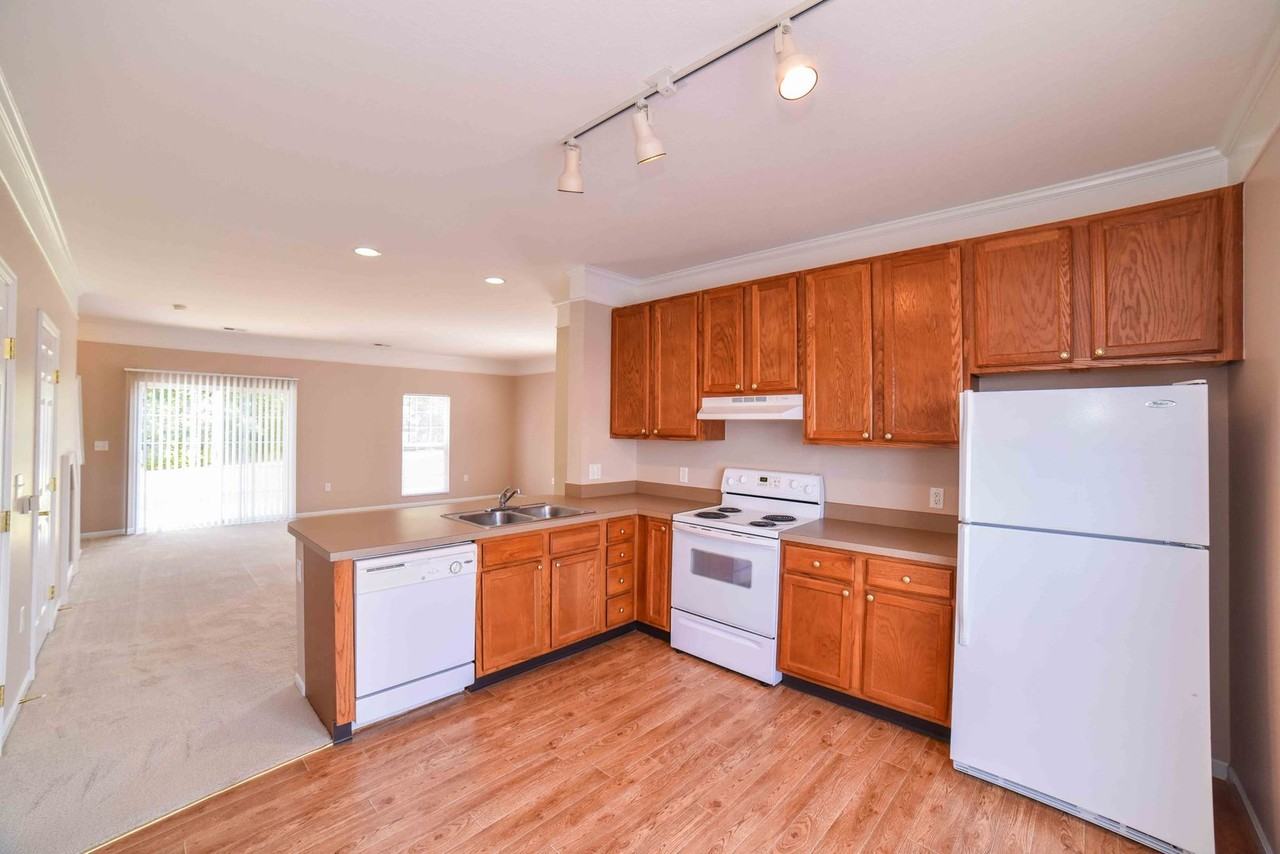 Lakeside Apartments at Green Pastures - Photo 5 of 13