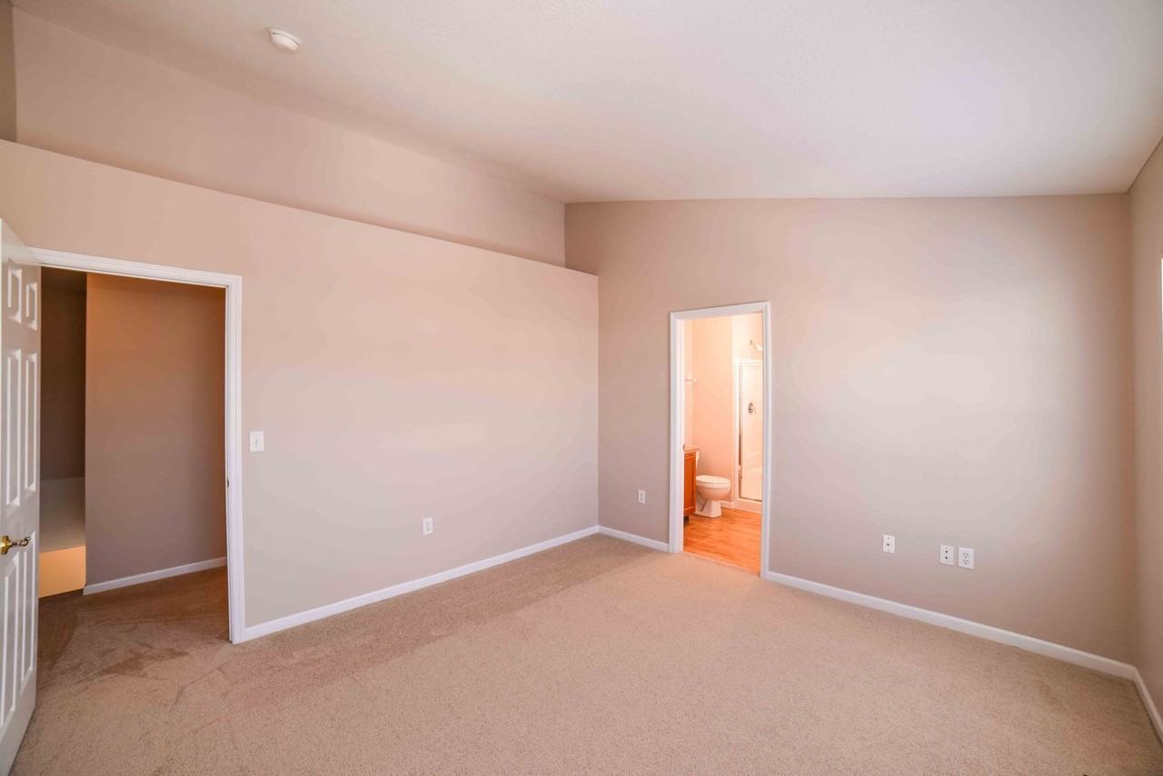 Lakeside Apartments at Green Pastures - Photo 7 of 13