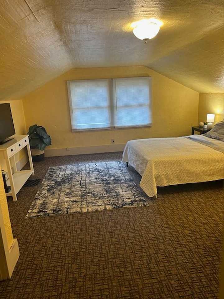 916 N 31st Street - Photo 3 of 5