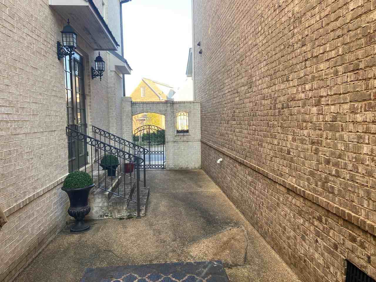 2504 Capitol Street - Photo 3 of 50