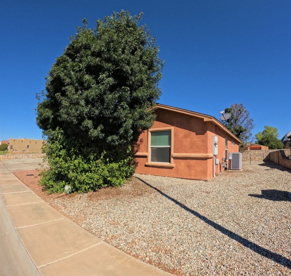 4113 Calle De Luna - Photo 4 of 23