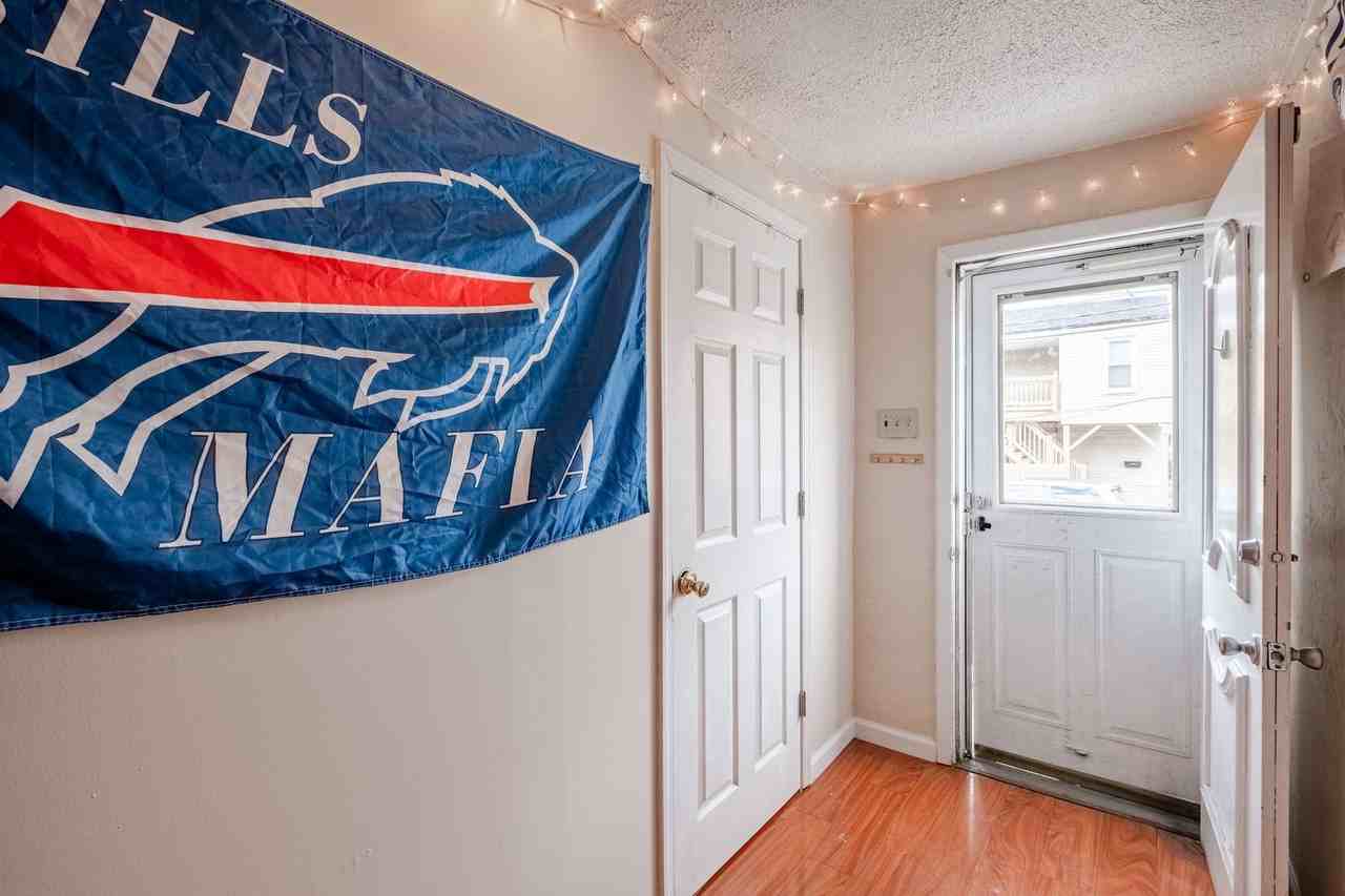 1704 Sidney St - Photo 3 of 14