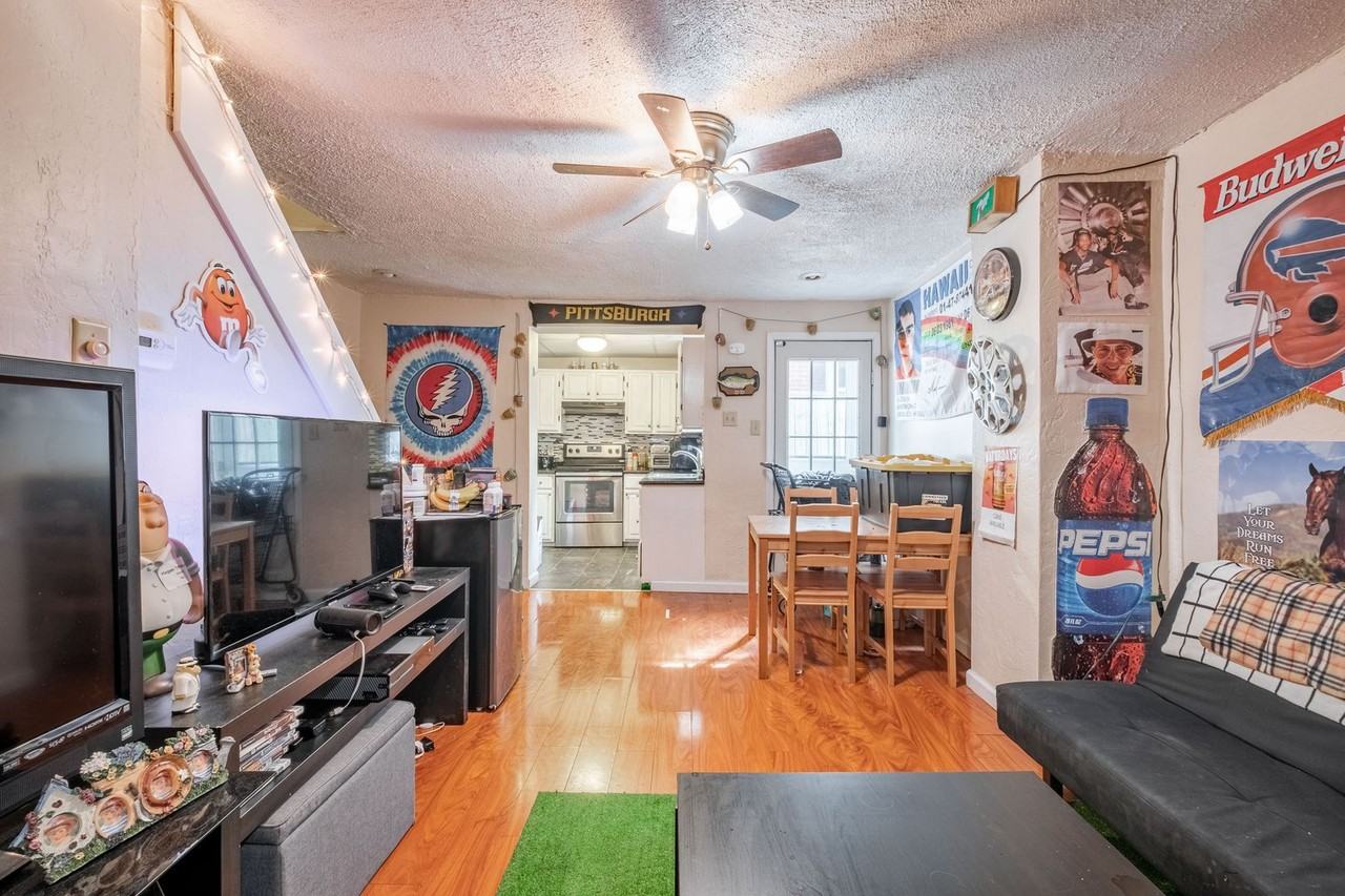 1704 Sidney St - Photo 7 of 14