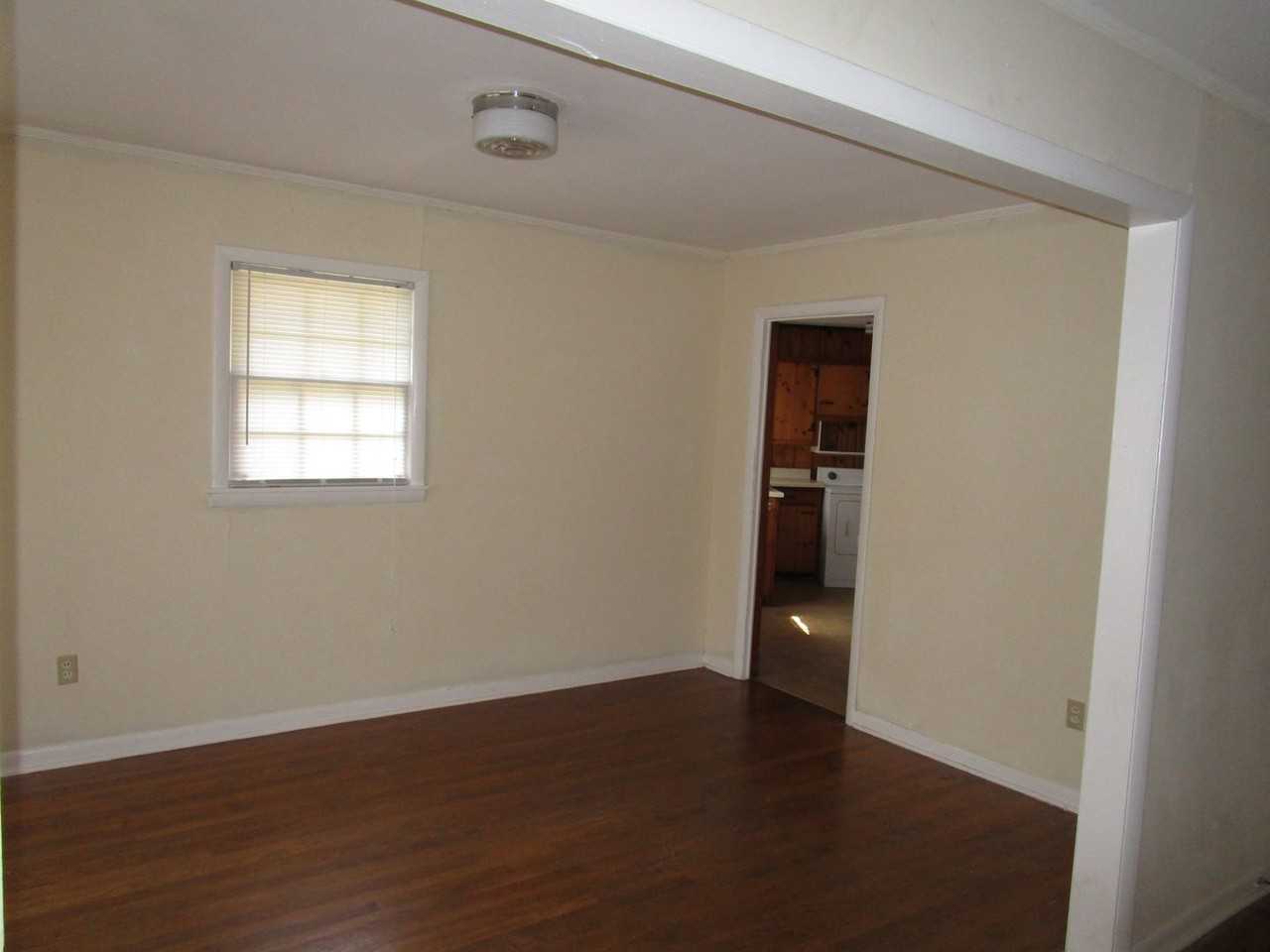 435 Carlton Ter - Photo 7 of 14