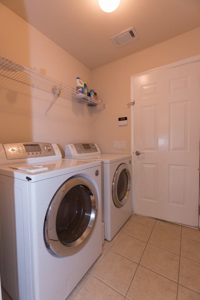 1031 Sapphire Trl - Photo 7 of 16