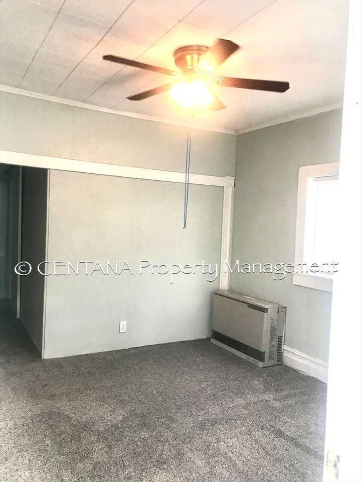 1426 S Warren Ave - Photo 2 of 17