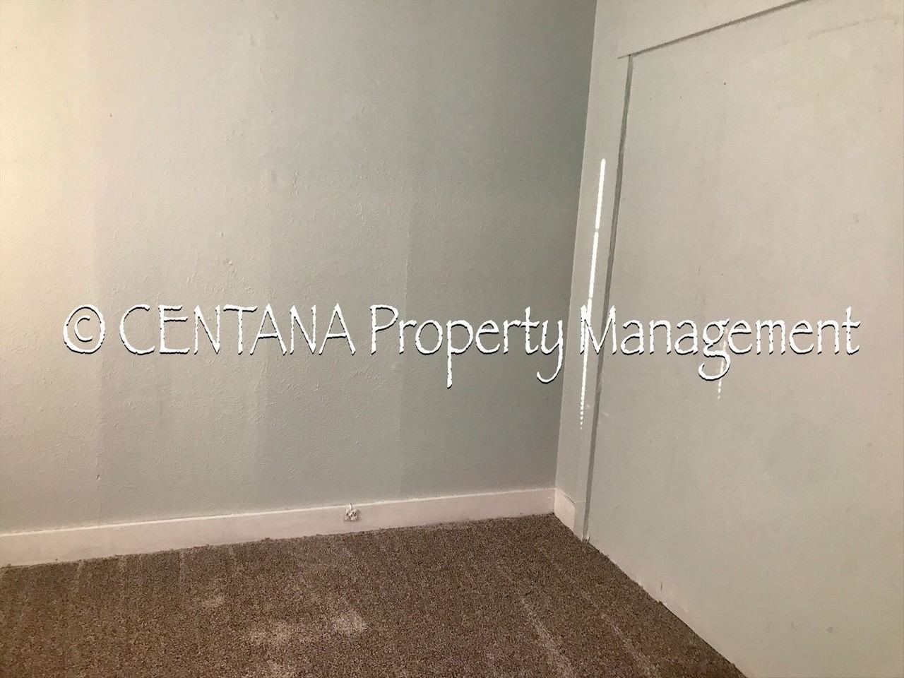 1426 S Warren Ave - Photo 5 of 17